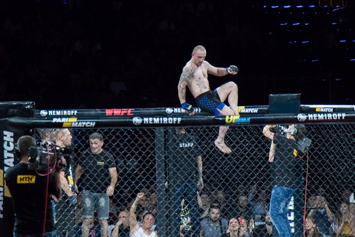 Хозяева ринга творят, что хотят Хозяева ринга творят, что хотят