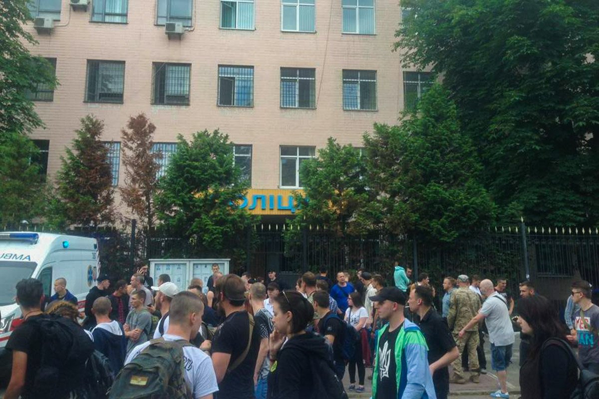 Националисты заблокировали движение на Лукьяновке