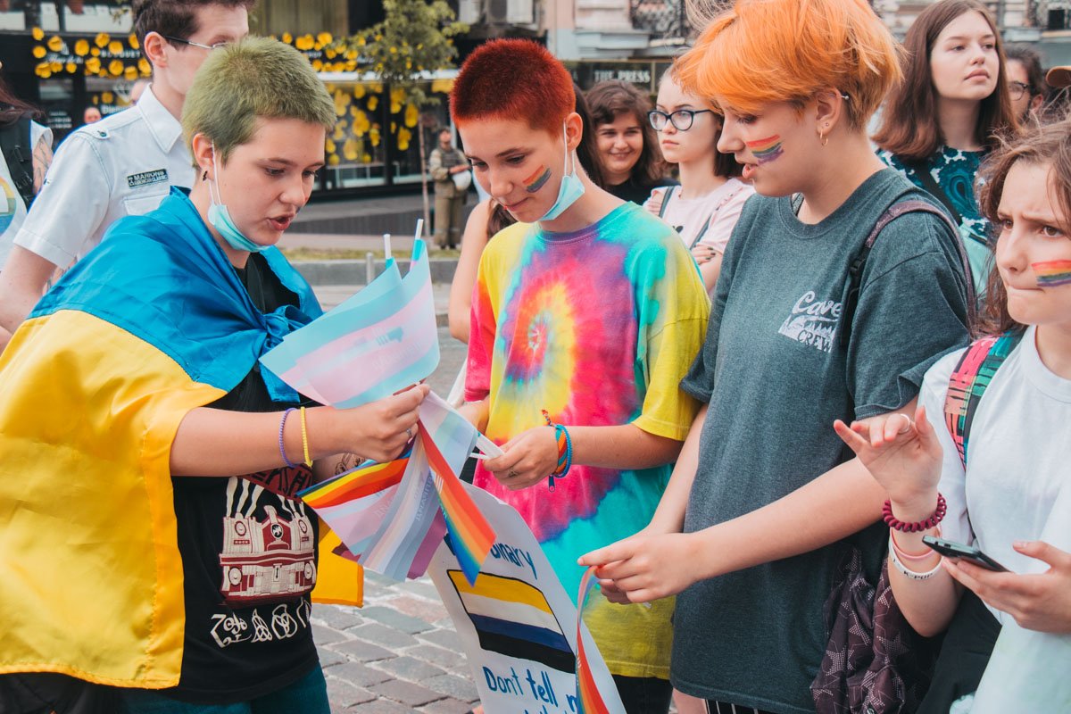 И за Украину, и за радугу!