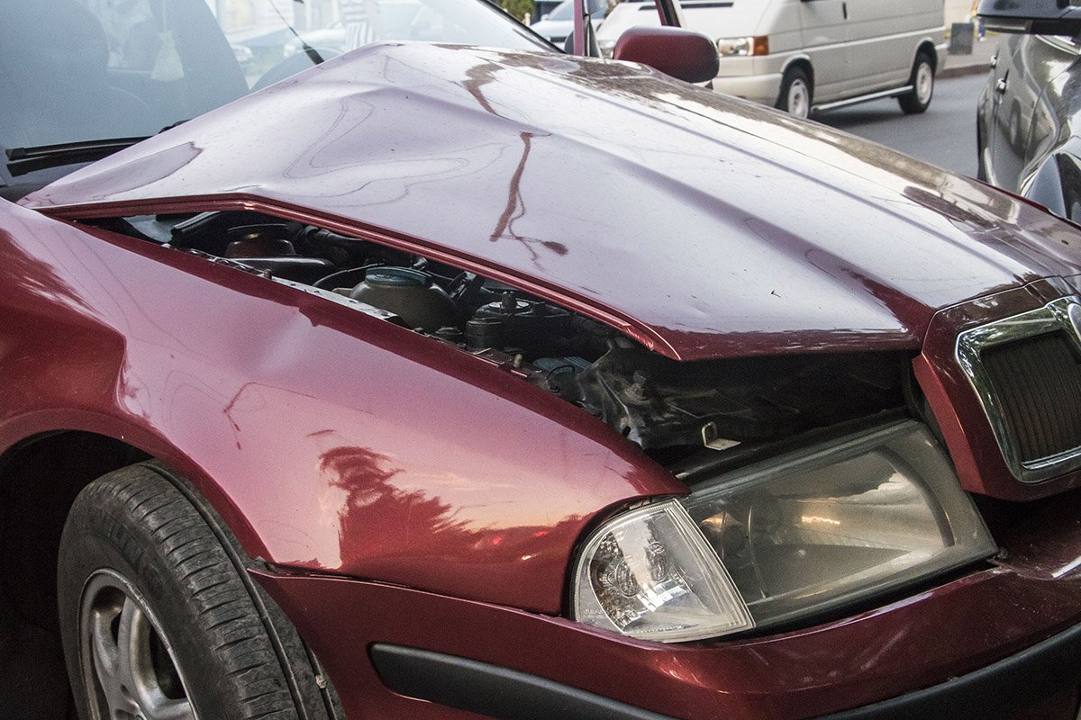 Водители, которым необходимо проехать в направлении проспекта Леся Курбаса приходится объезжать по "встречке" width="1200" height="800"><figcaption> Водители, которым необходимо проехать в направлении проспекта Леся Курбаса приходится объезжать по "встречке"
</figcaption></figure></p><p><figure class="image"><img class="wp-image-109998 size-full" title="Обошлось без пострадавших" src="https://cdn.informator.ua/@dp/media/kiev/2023/10/13/652966b291829.jpg" alt="Обошлось без пострадавших" width="1200" height="800"><figcaption> Обошлось без пострадавших
</figcaption></figure></p><p><figure class="image"><img class="wp-image-109999 size-full" title=" Немец пытался избежать аварии и вырулил на встречную полосу, к сожалению, зацепил Skoda" src="https://cdn.informator.ua/@dp/media/kiev/2023/10/13/652966b2e09ce.jpg" alt=