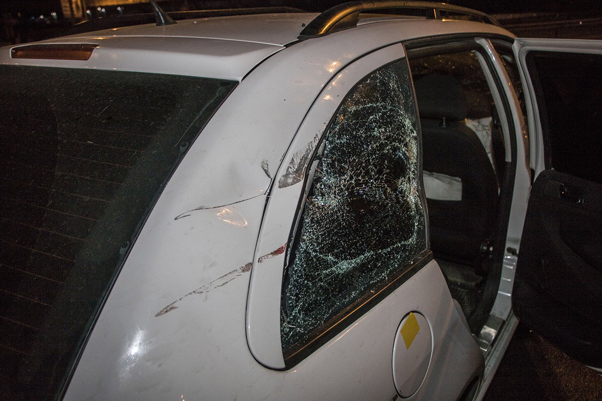 Машина помята со всех сторон Машина помята со всех сторон