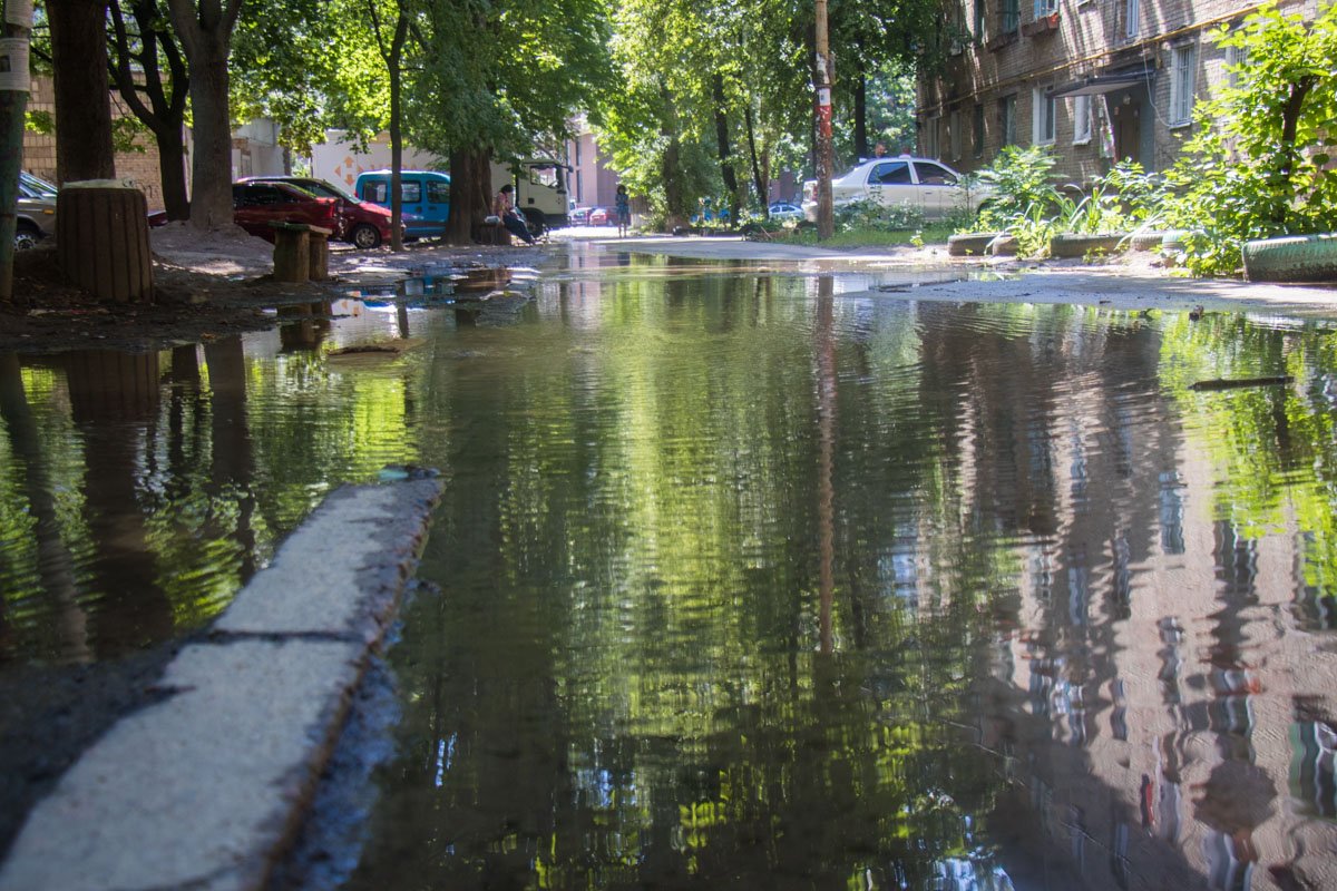 Проблемы с коммуникациями преследуют жителей дома давно