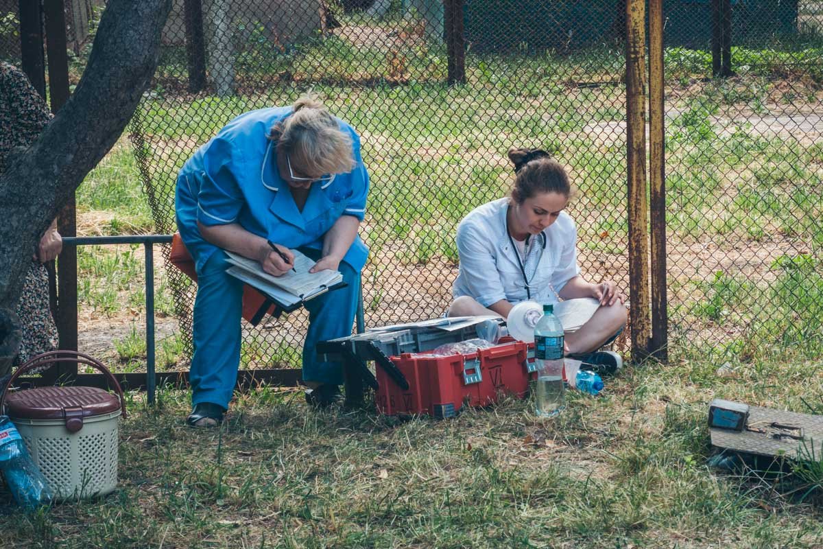 На место приехала скорая