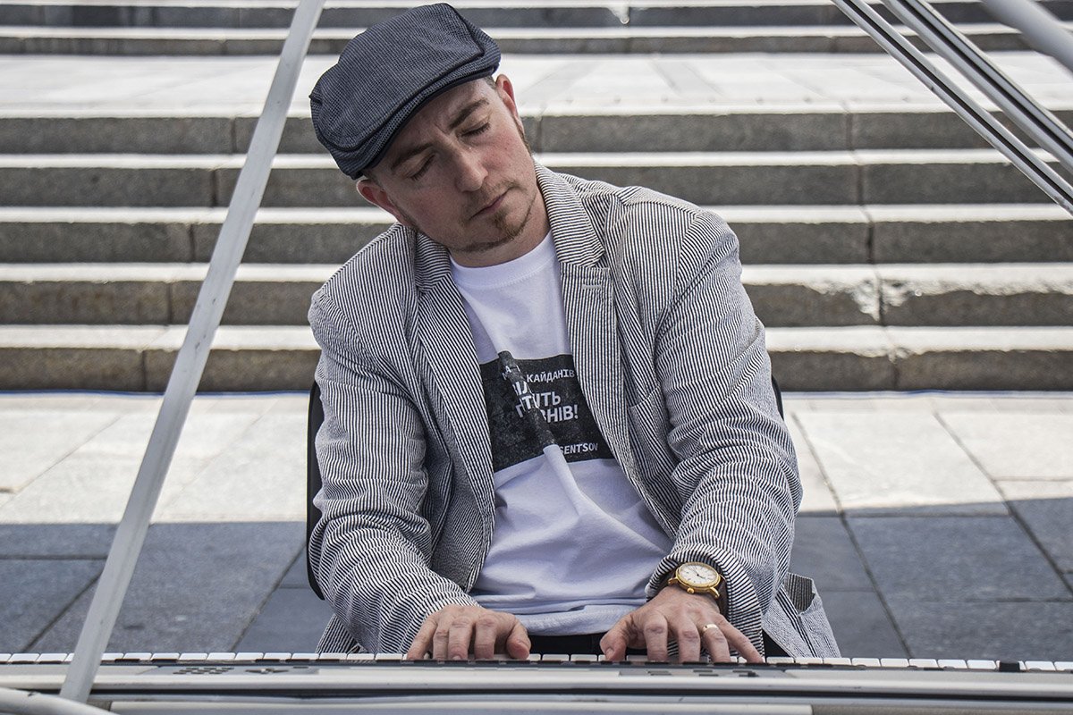 Майк Кауфман-Портников - музыкант, режиссер и общественный деятель Майк Кауфман-Портников - музыкант, режиссер и общественный деятель