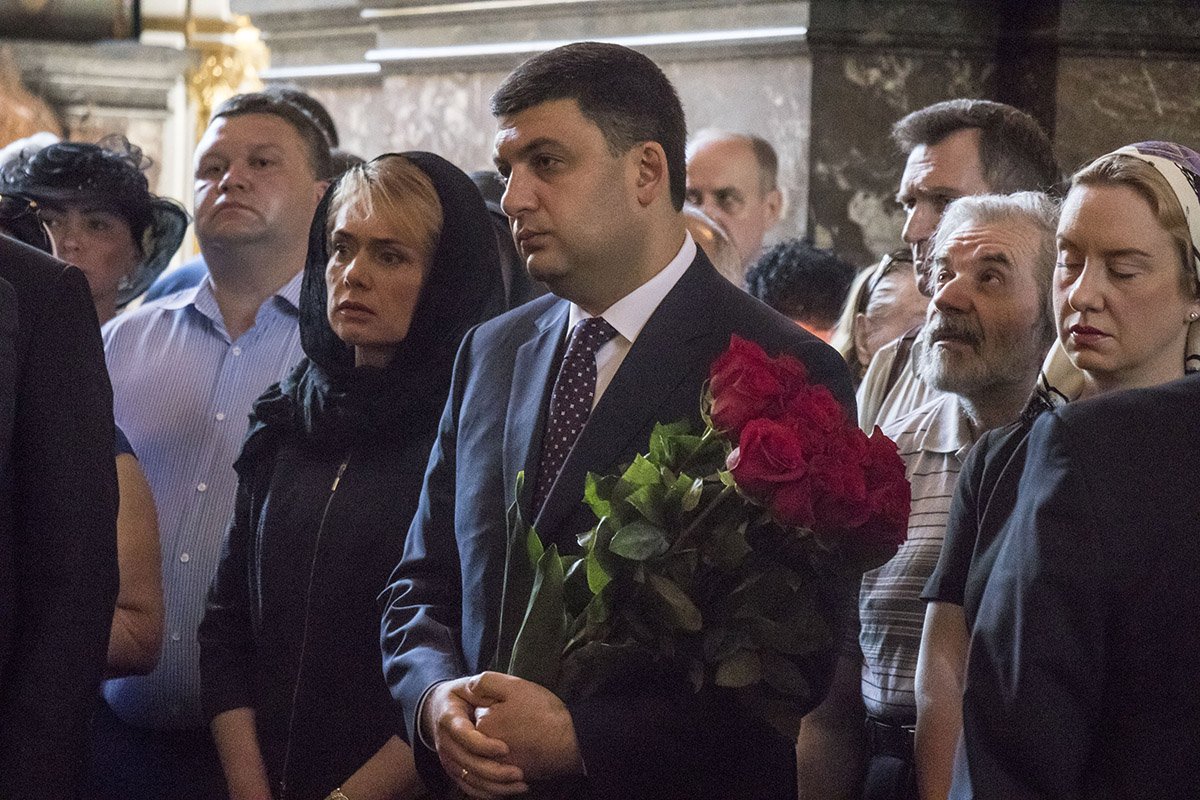 На окончание церемонии прибыл Владимир Гройсман 