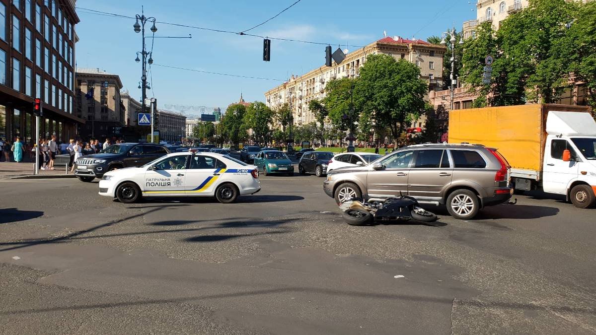 Правоохранители будут выяснять подробности и детали аварии Правоохранители будут выяснять подробности и детали аварии