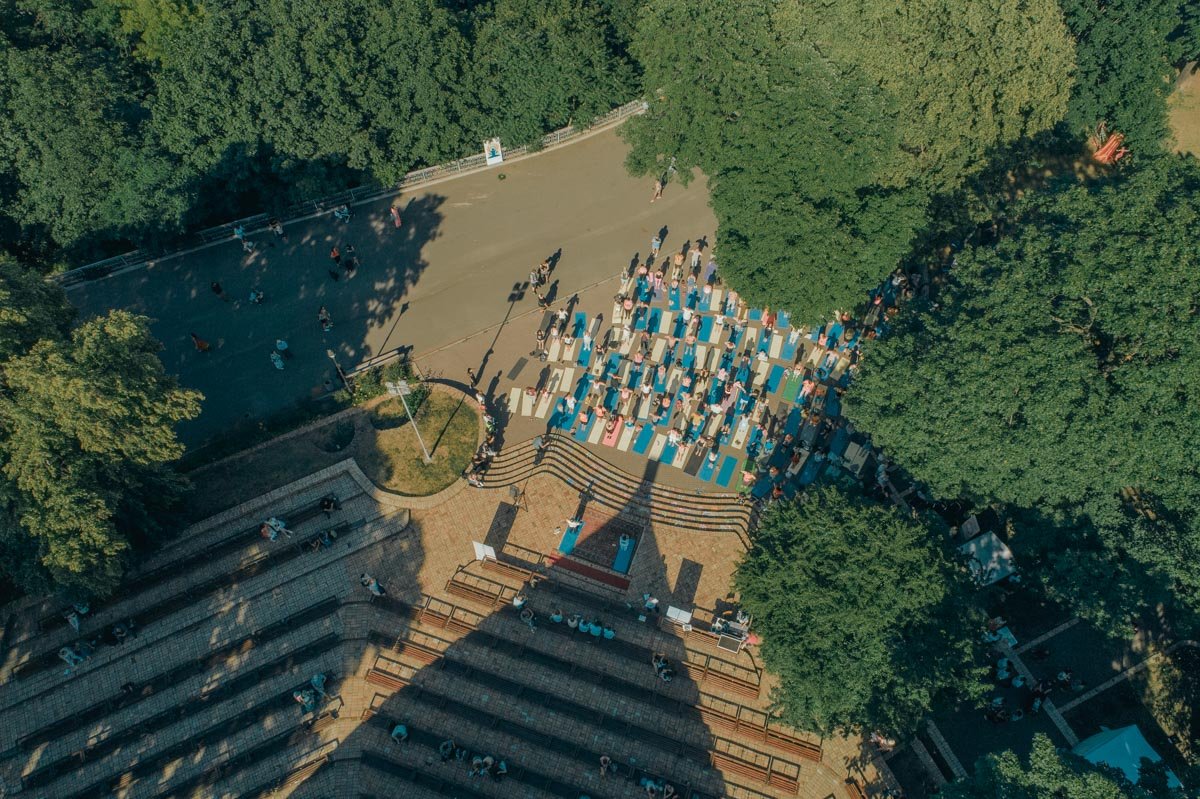 йога дарит не только физическое здоровье, но и эмоциональную уравновешенность, духовный рост.