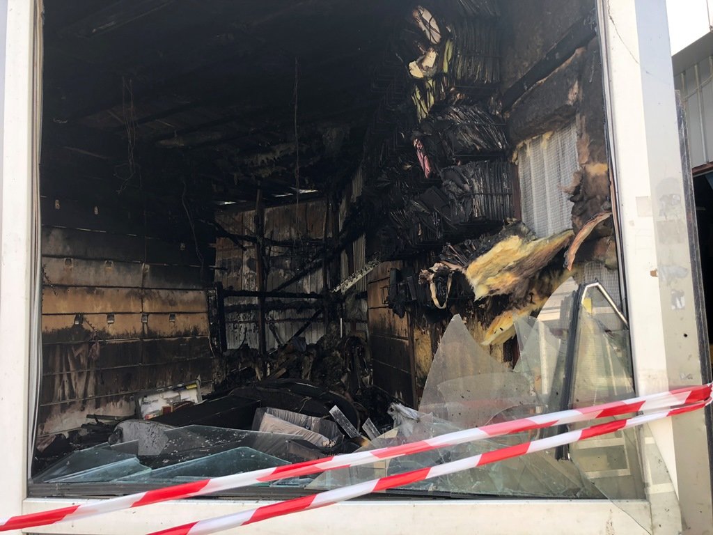 Горели киоски на площади 150 квадратных метров Горели киоски на площади 150 квадратных метров