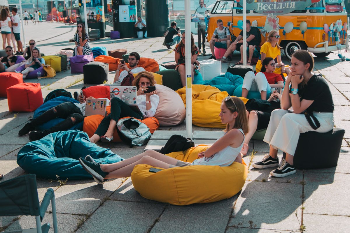 Зона отдыха для любителей кино Зона отдыха для любителей кино