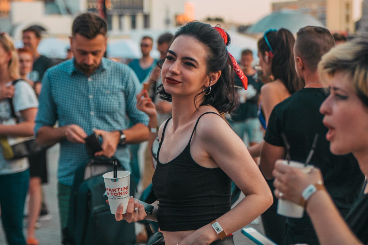 Тусовщица типичная Тусовщица типичная