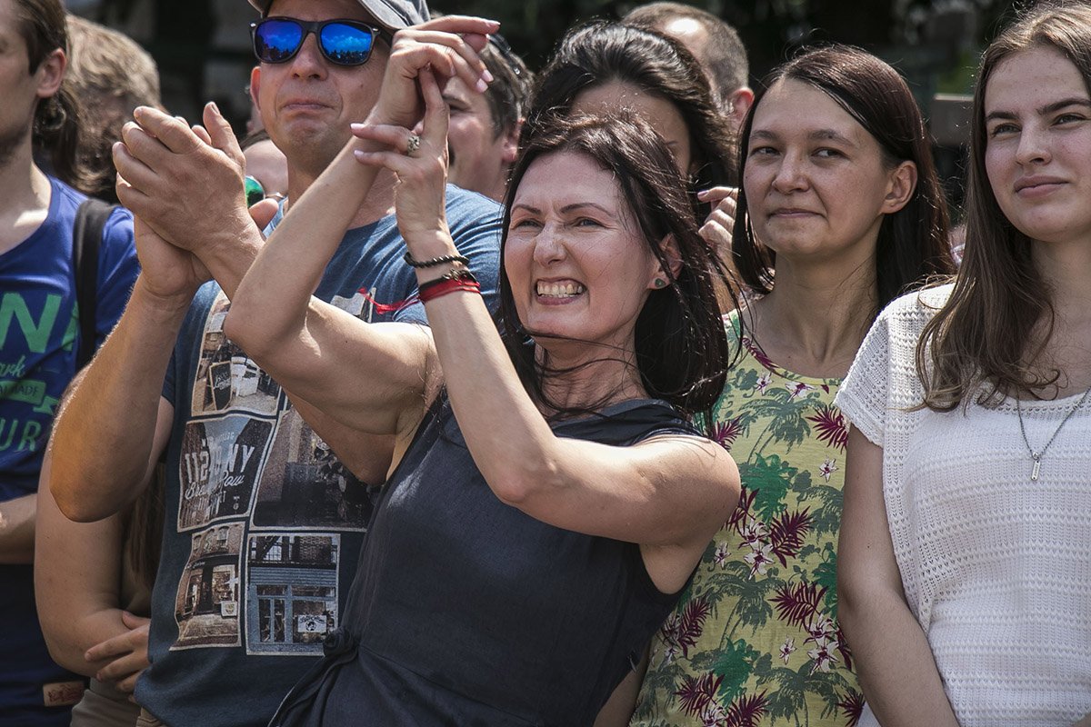 Невзирая на единичный случай, остальные поклонники не могли сдержать позитивных эмоций от выступления Гребенщикова Невзирая на единичный случай, остальные поклонники не могли сдержать позитивных эмоций от выступления Гребенщикова