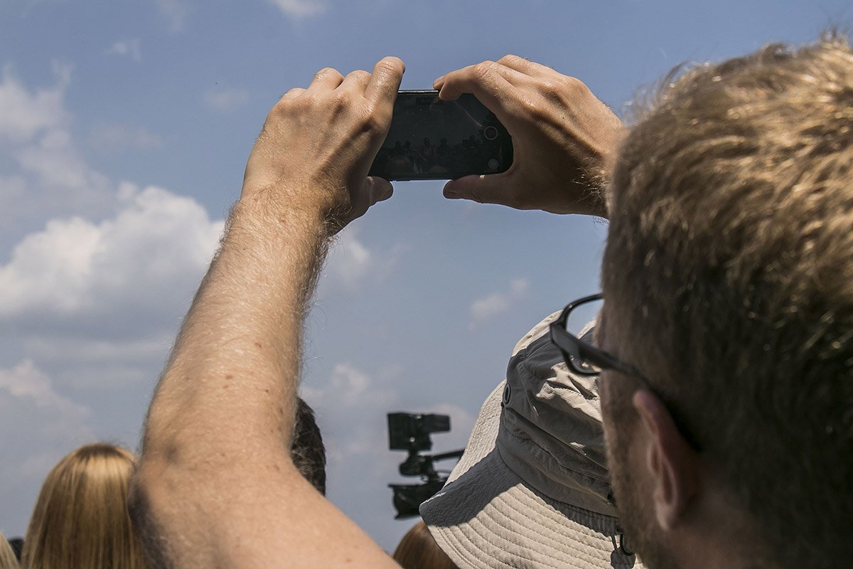 Любимого артиста нужно оставить в памяти не только в голове, но и в памяти телефона Любимого артиста нужно оставить в памяти не только в голове, но и в памяти телефона