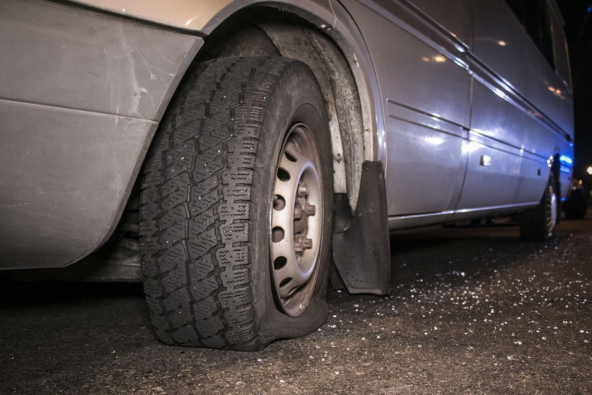 Также пробиты колеса