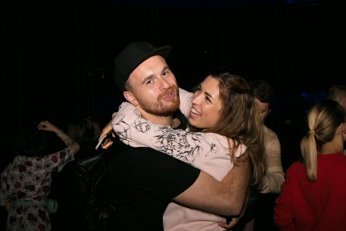 В объятиях В объятиях