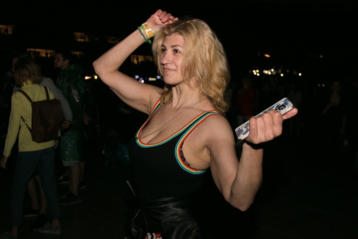 Горячая девушка Горячая девушка