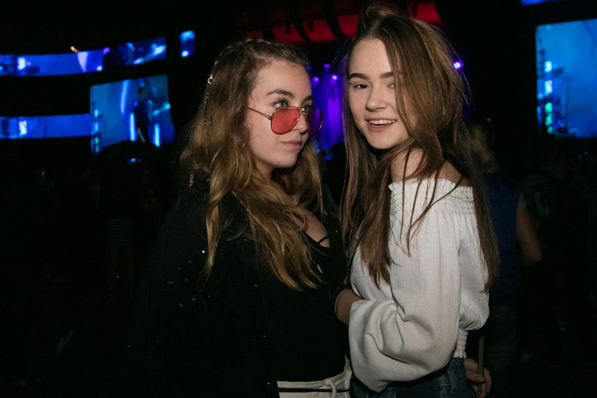 Под песни Hurts Под песни Hurts