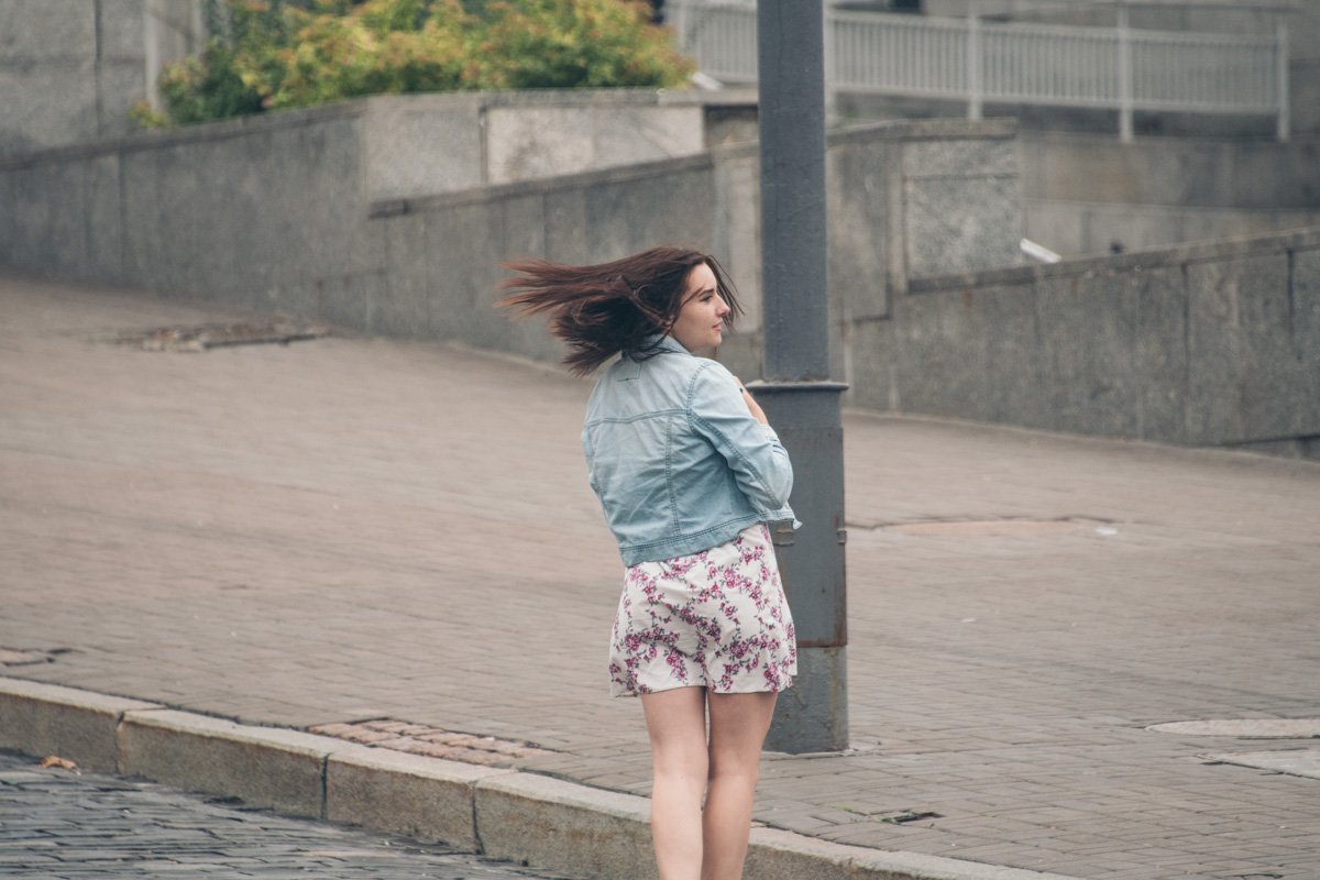 ... дождь намочил ее полностью! Всю, всю, всю, всю-у-у!!!!