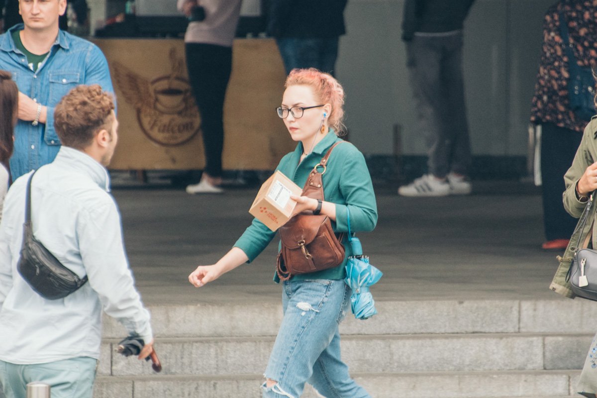 Вам тоже интересно, что в посылке?:)