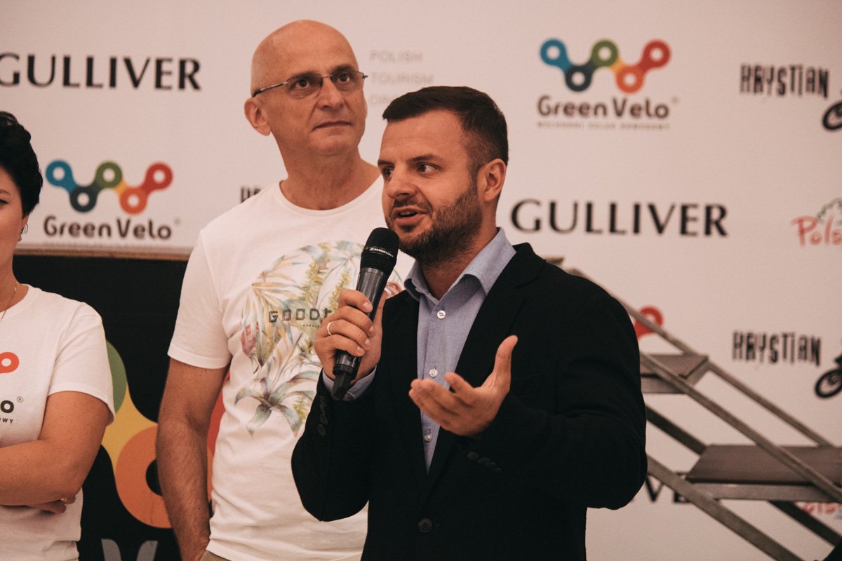 Пожелать удачи спортсмену пришел начальник управления туризма КГГА Антон Тараненко 