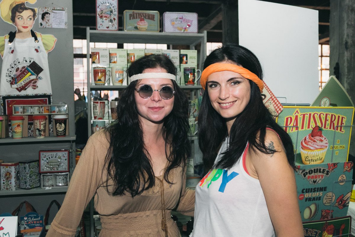 Здесь продается то, что может сделать жизнь красивее, и веселее Здесь продается то, что может сделать жизнь красивее, и веселее