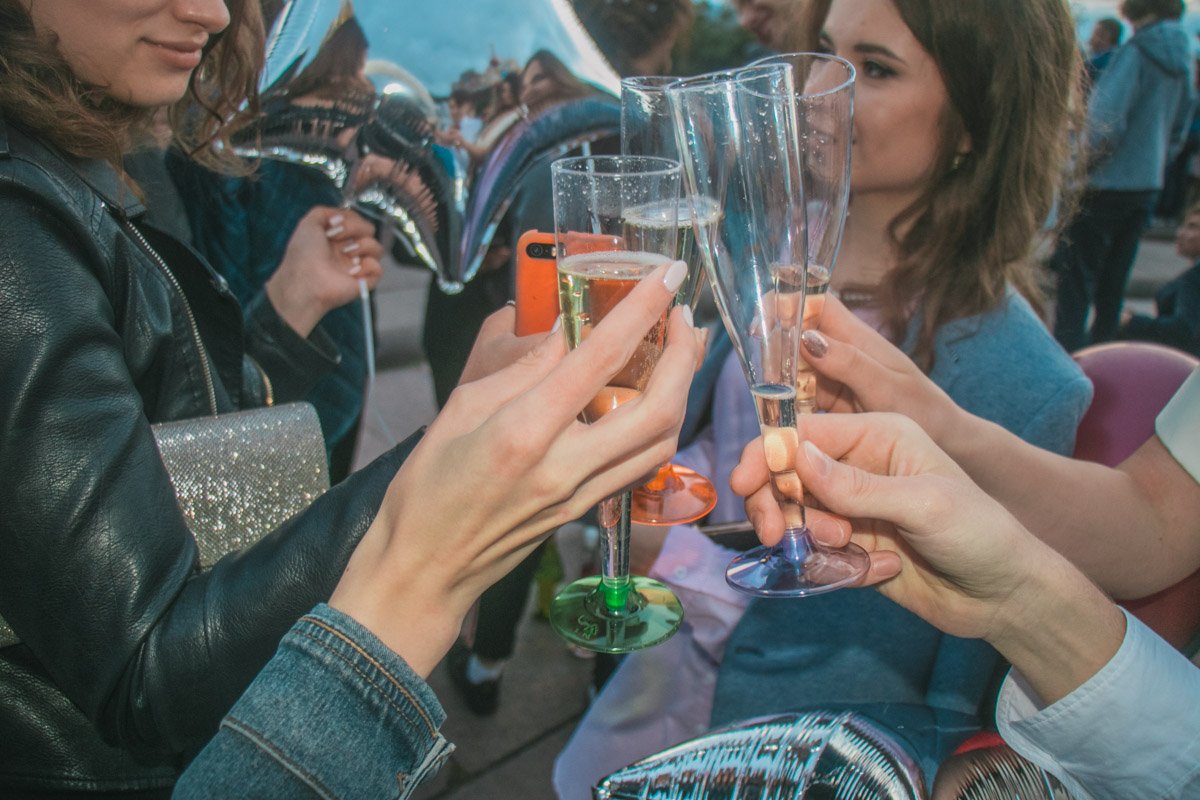 Пить при родителях - особый шаг во взрослую жизнь