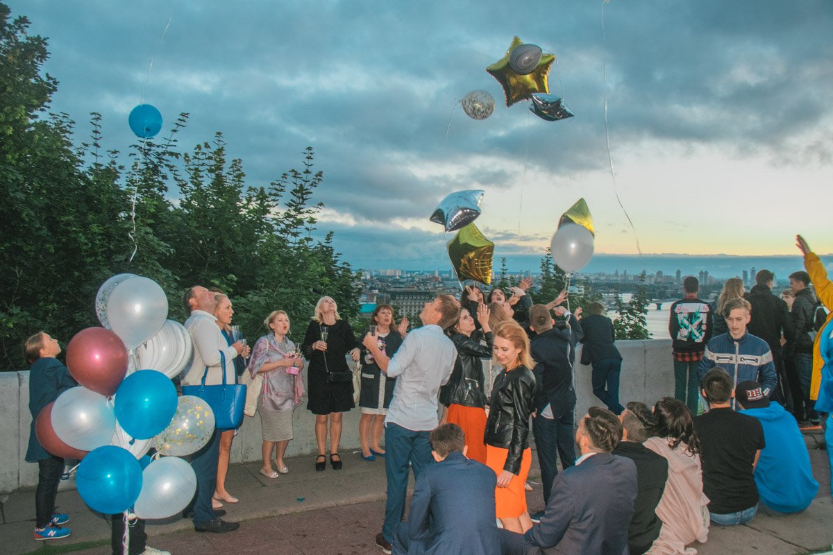 Шарики в небо улетели вместе со всеми проблемами! Дальше - новая жизнь 