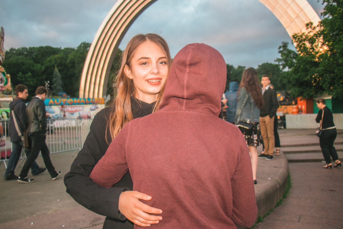 Часто бывает, что из бывших одноклассников получаются будущие семейные пары