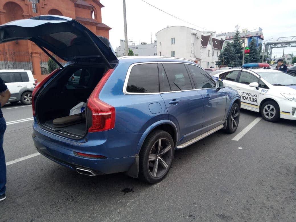 Авто, в котором передвигался киллер из Харькова