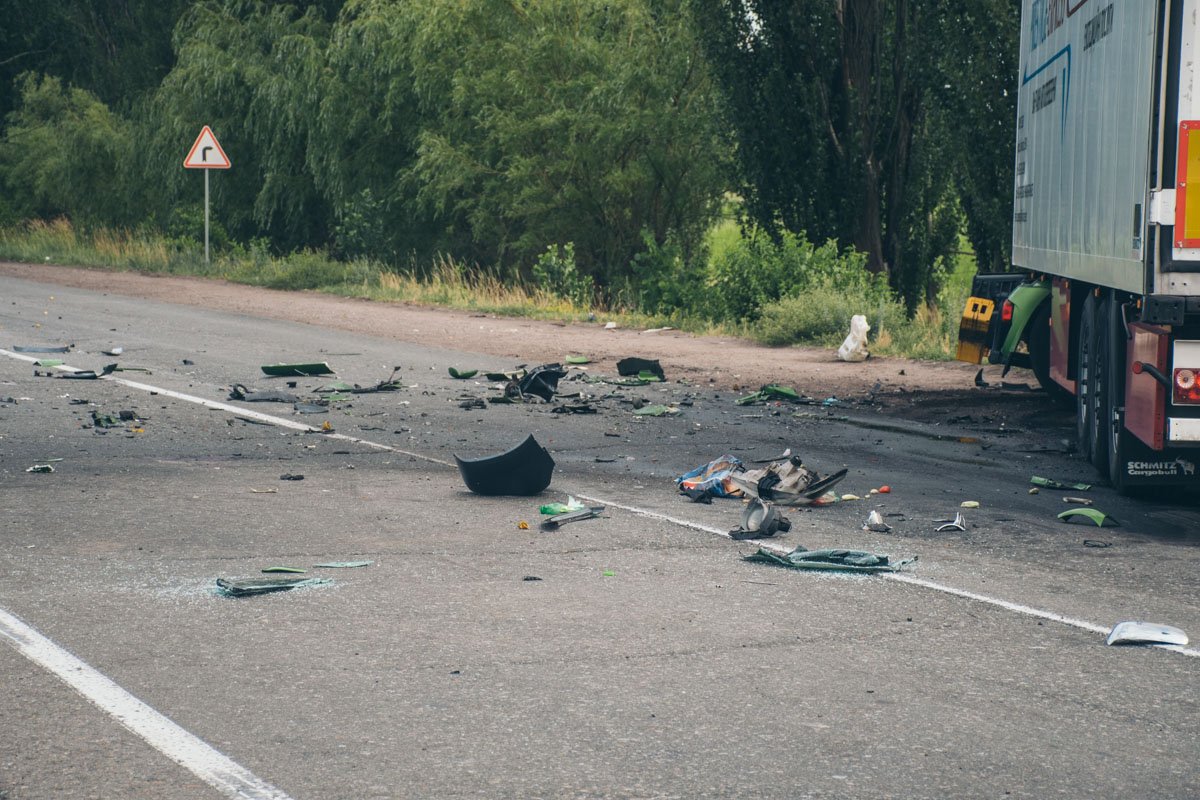 По предварительным данным, Toyota Fortuna ехала по Кольцевой дороге и вылетела на встречную полосу