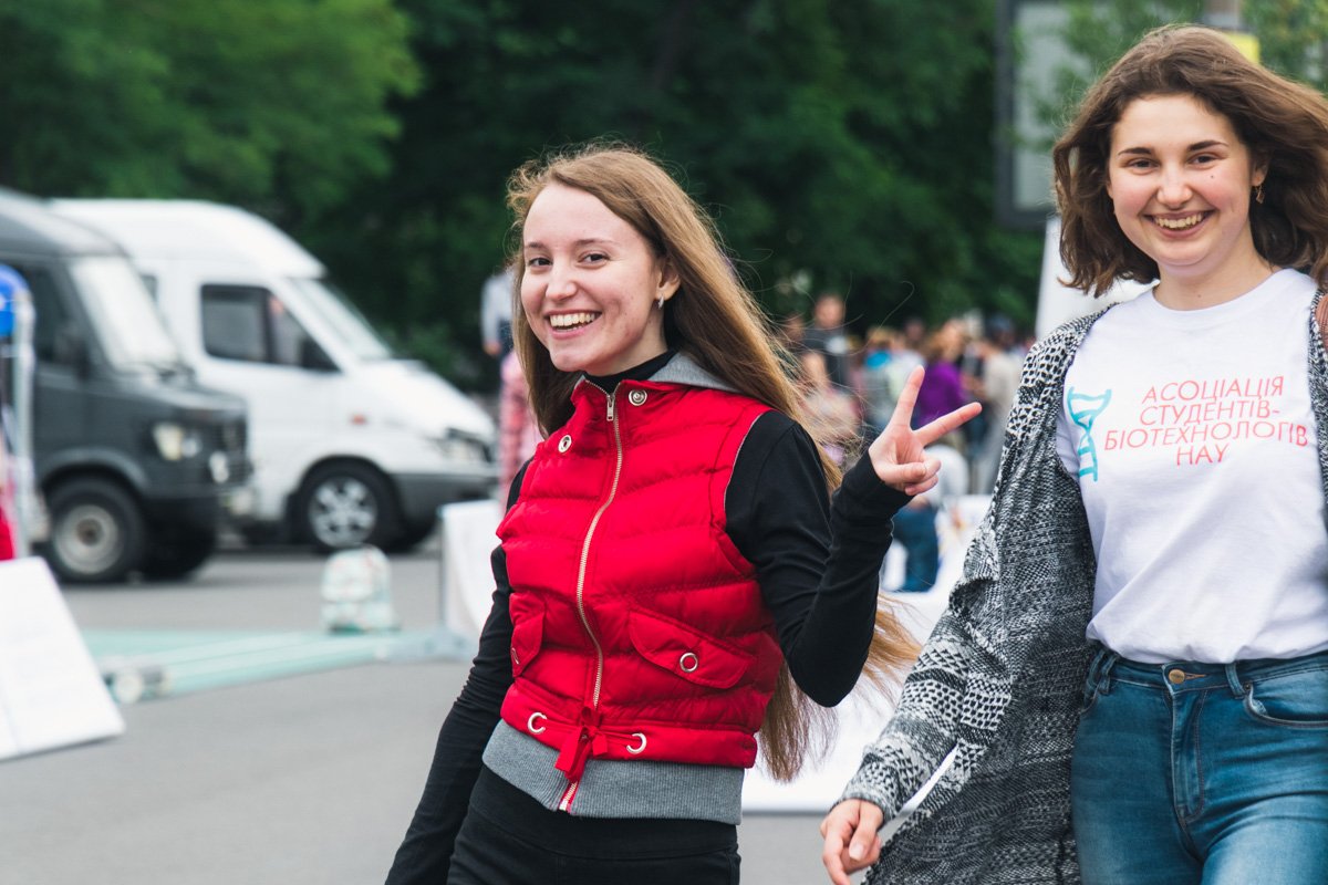 Сегодня ваш день, девушки!