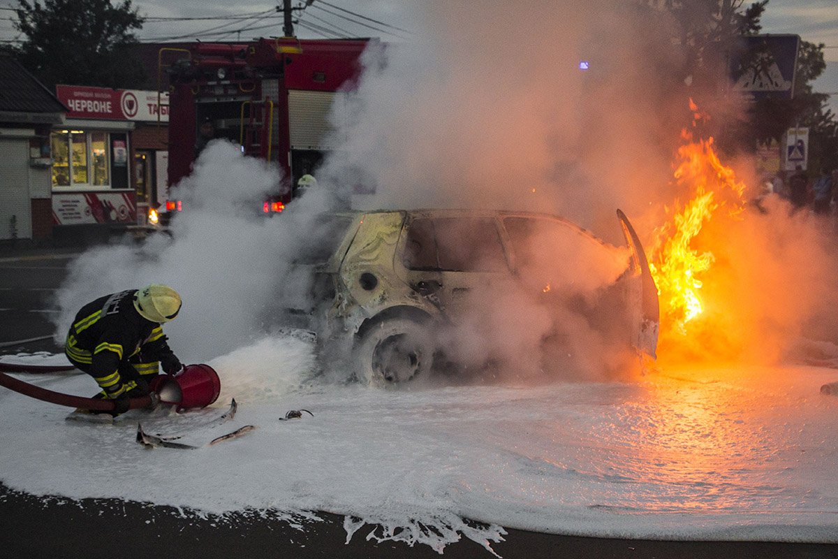 В сгоревшем автомобиле на момент ДТП находилась беременная девушка