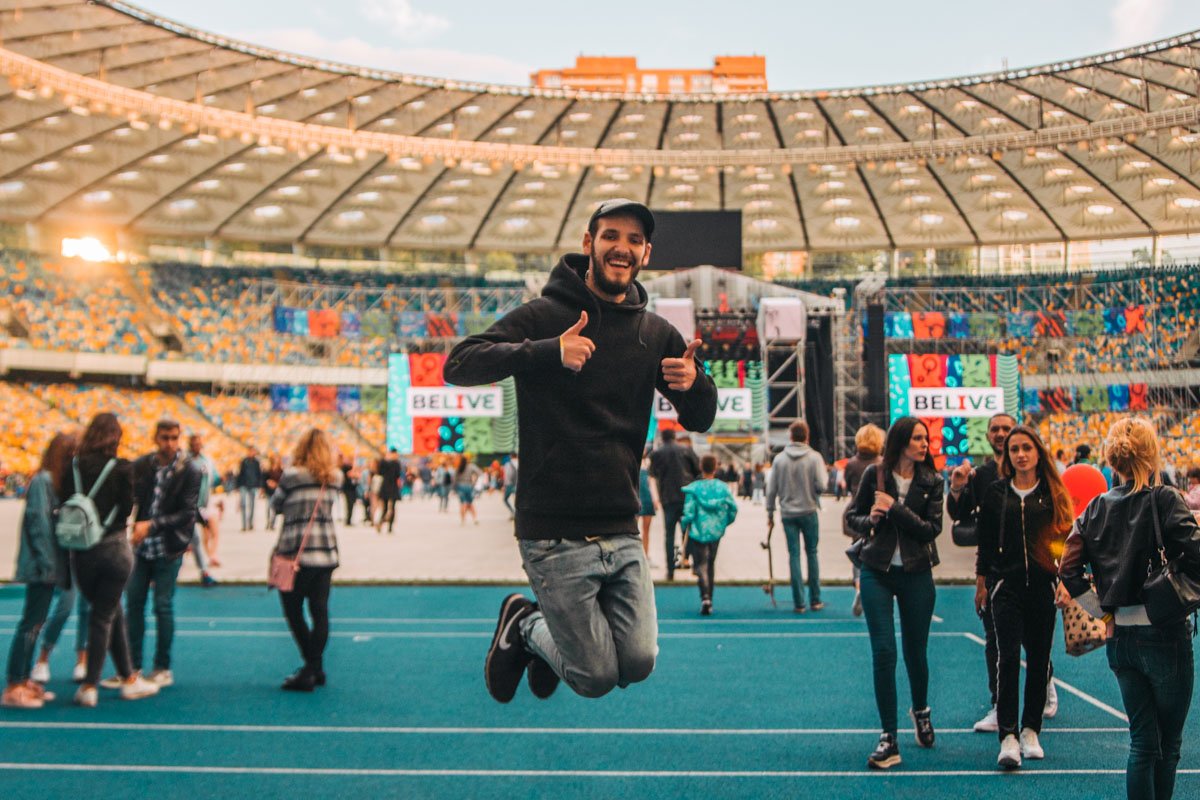 Знакомьтесь, это Макс Торпан! Ему можно сказать спасибо за классные снимки с фестиваля