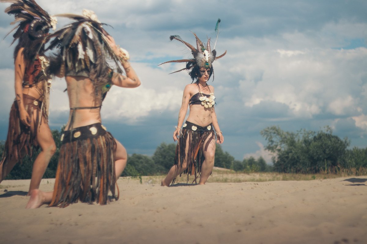 На Позняках амазонки устроили танцы На Позняках амазонки устроили танцы