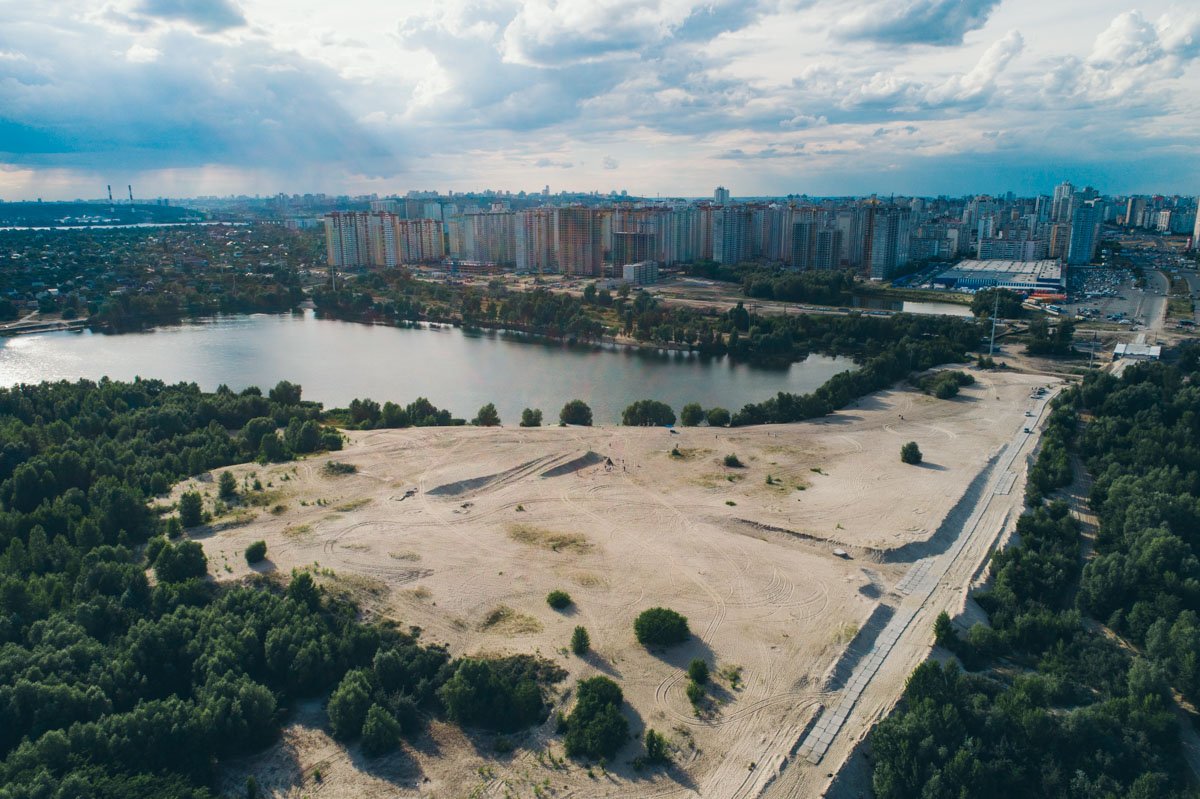 Локацией выбрали Киевскую пустыню Локацией выбрали Киевскую пустыню