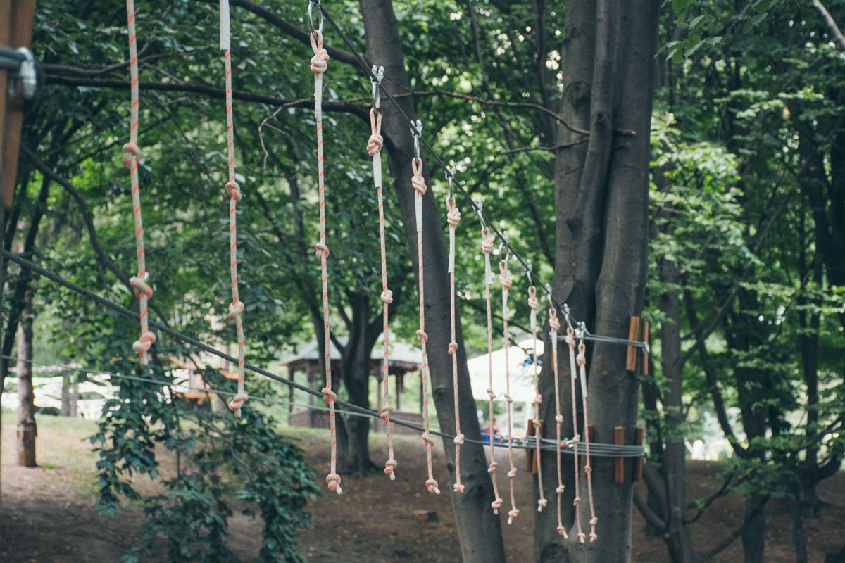 Веревочный парк поможет активно развлечься