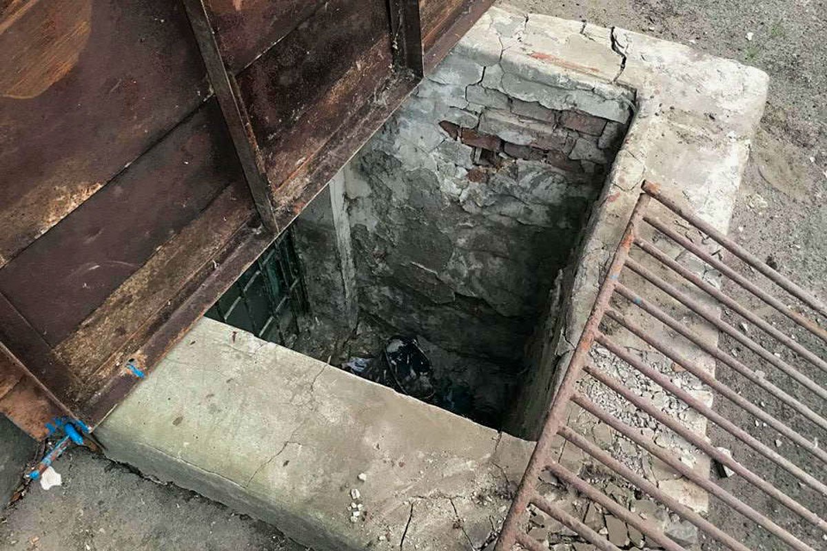 В ходе диалога местного жителя и искателя клада произошел конфликт В ходе диалога местного жителя и искателя клада произошел конфликт