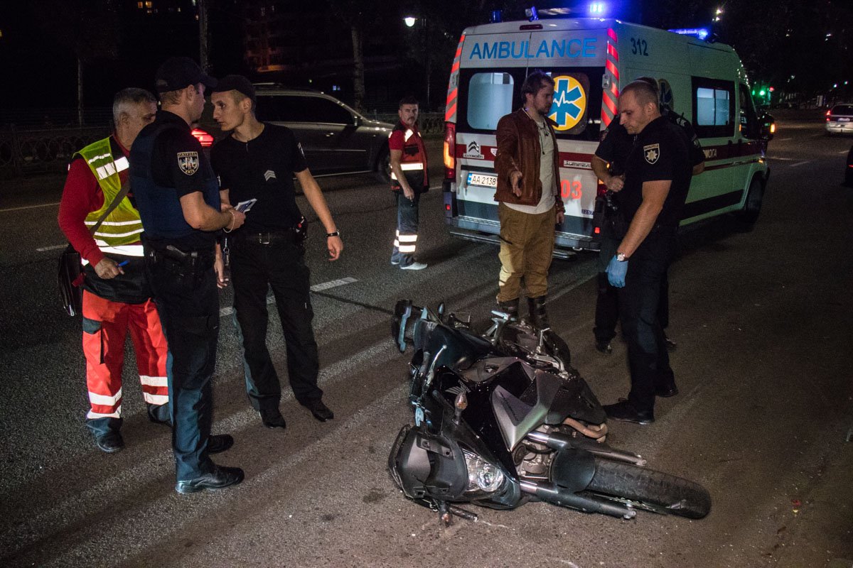 На бульваре Леси Украинки случилась авария На бульваре Леси Украинки случилась авария