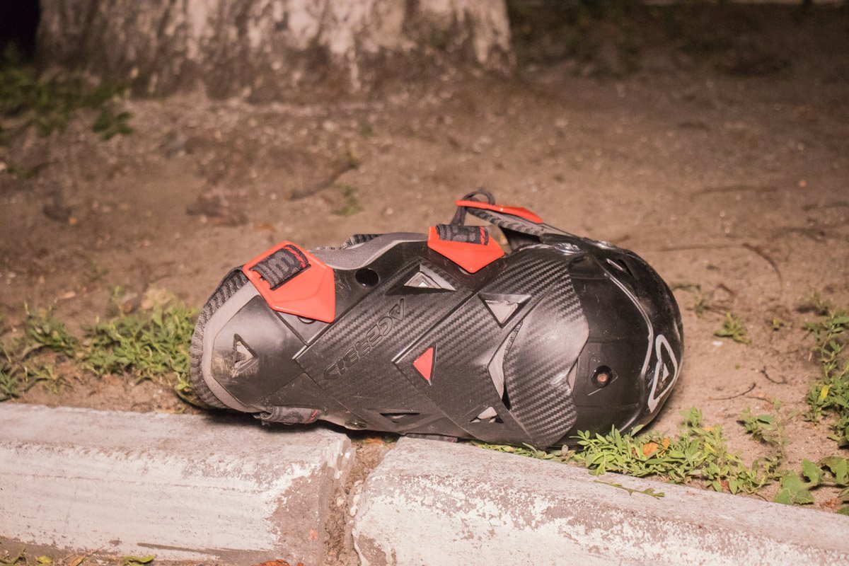 Вследствие полученных травм водителя мотоцикла и девушку-пассажира госпитализировали Вследствие полученных травм водителя мотоцикла и девушку-пассажира госпитализировали