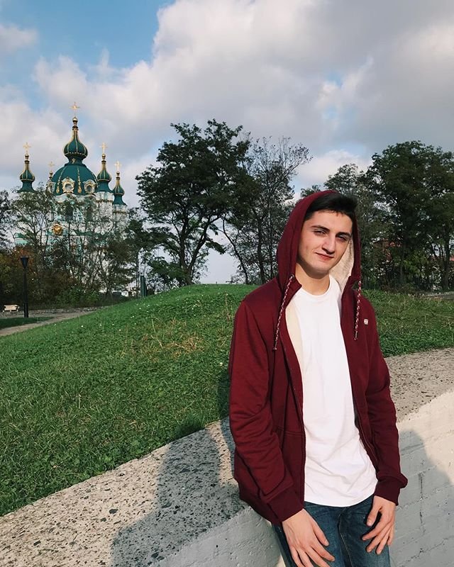 В Киеве 19-летний студент ушел на экзамен и пропал 1