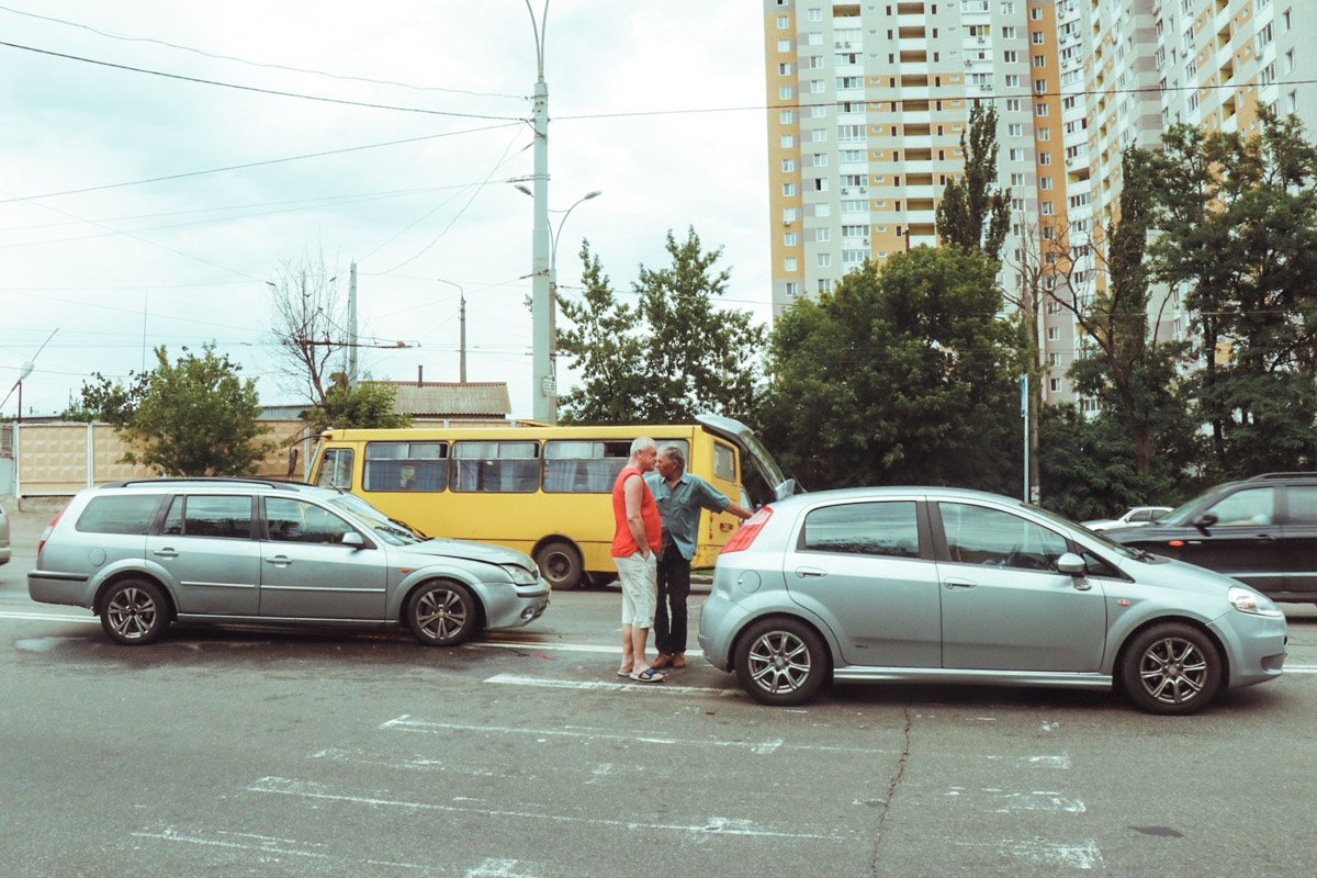 На проспекте Науки столкнулись Fiat и Ford На проспекте Науки столкнулись Fiat и Ford