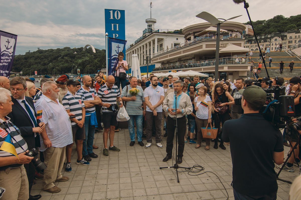 В Киеве на речном вокзале пришвартовался исторический корабль из Литвы В Киеве на речном вокзале пришвартовался исторический корабль из Литвы