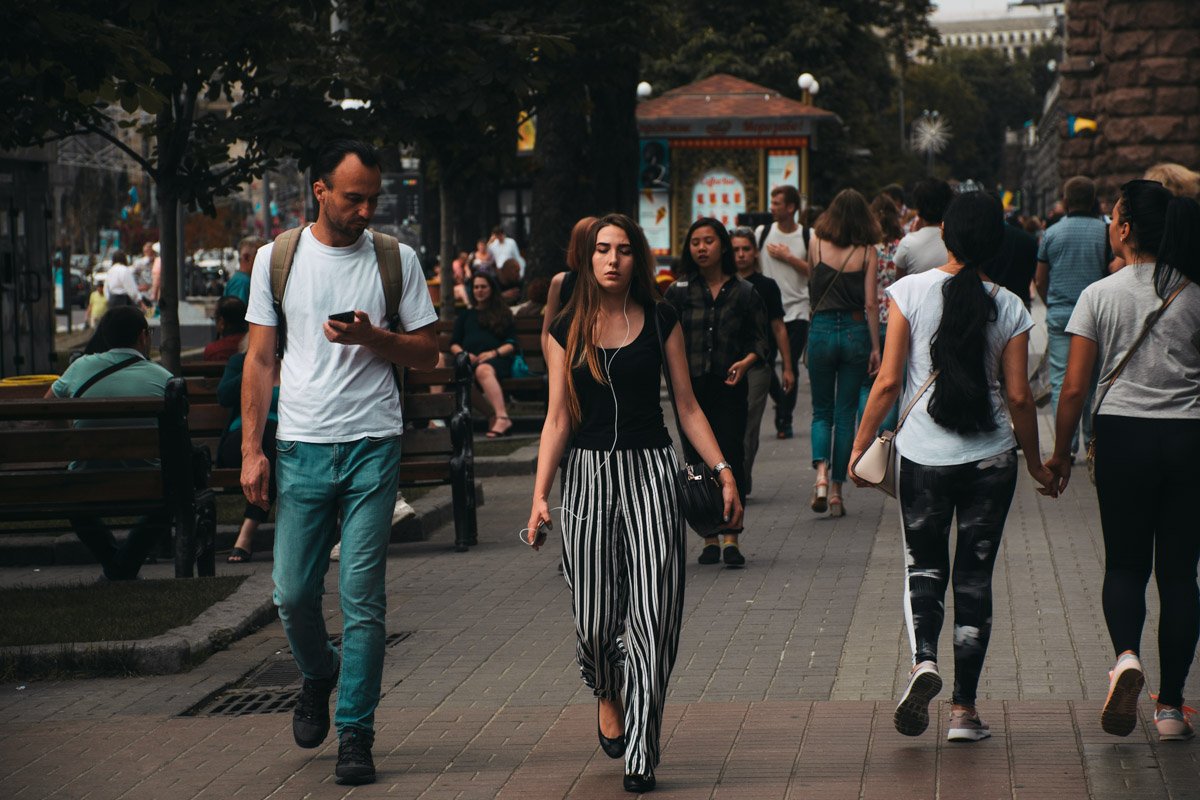 Ох уж эти каблуки... Разве такое мучение стоит внимания мужчин? Ох уж эти каблуки... Разве такое мучение стоит внимания мужчин?