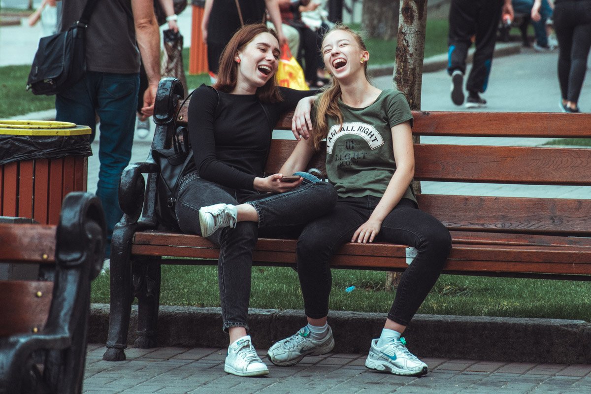 Девушки передают настроение Девушки передают настроение