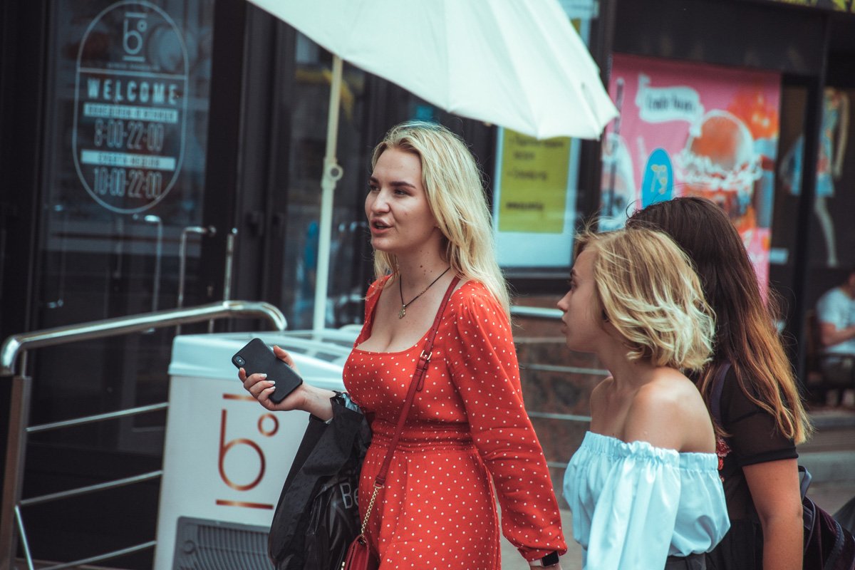 Торговые центры как раз объявили о скидках... Будет чем заняться в выходной день столичным модницам Торговые центры как раз объявили о скидках... Будет чем заняться в выходной день столичным модницам