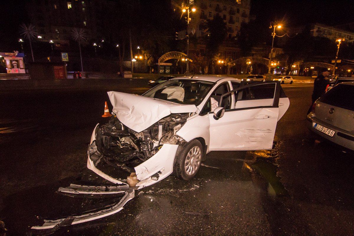 По предварительной информации, Fiesta двигалась на зеленый сигнал светофора