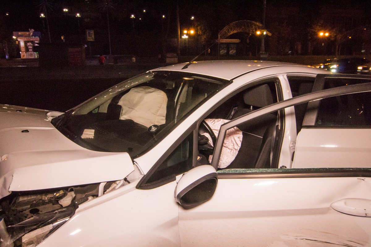 Девушке из Ford понадобилась помощь медиков