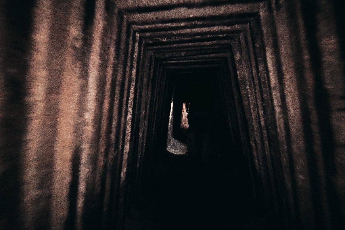 Следующий туннель уже ромбообразной формы