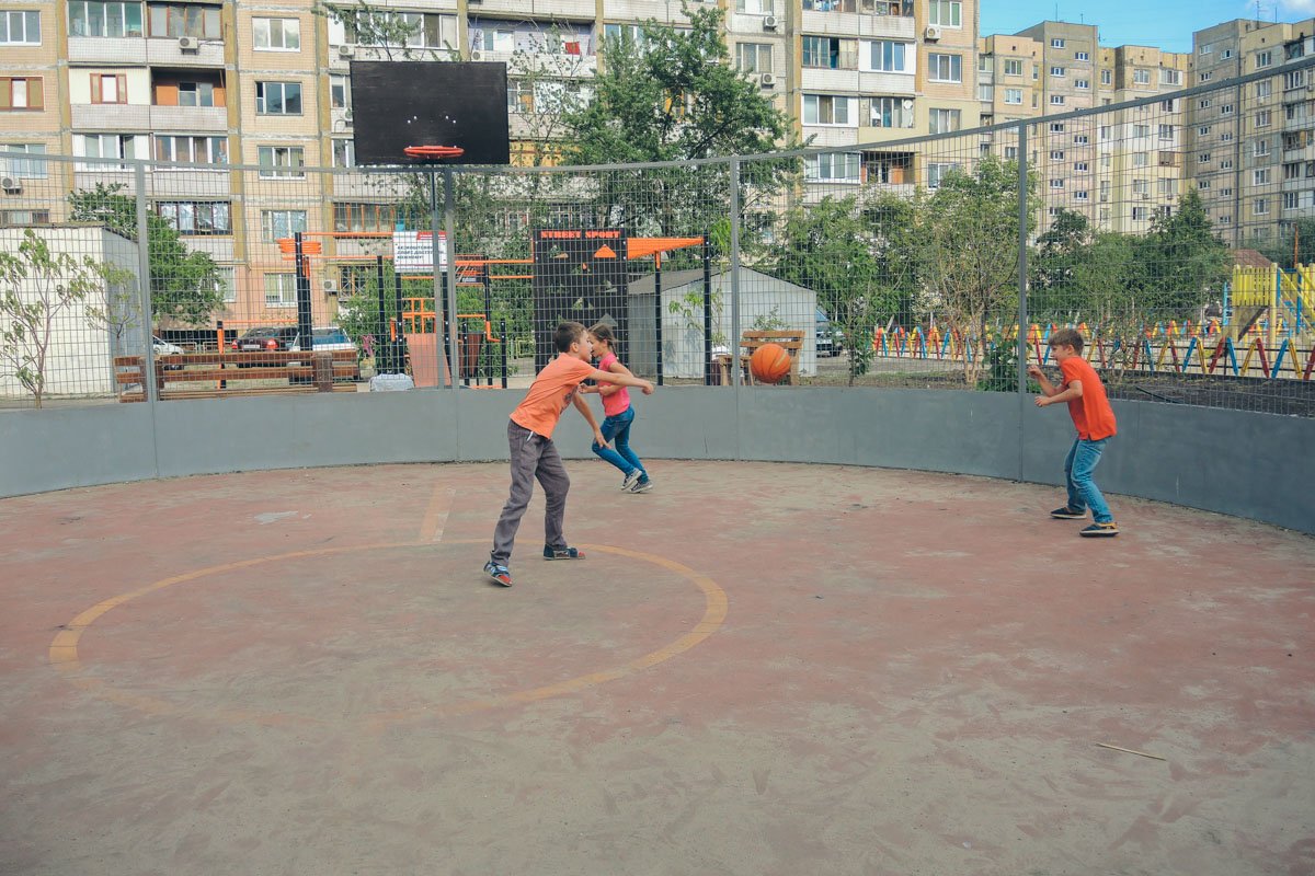 Тут можно поиграть в баскетбол