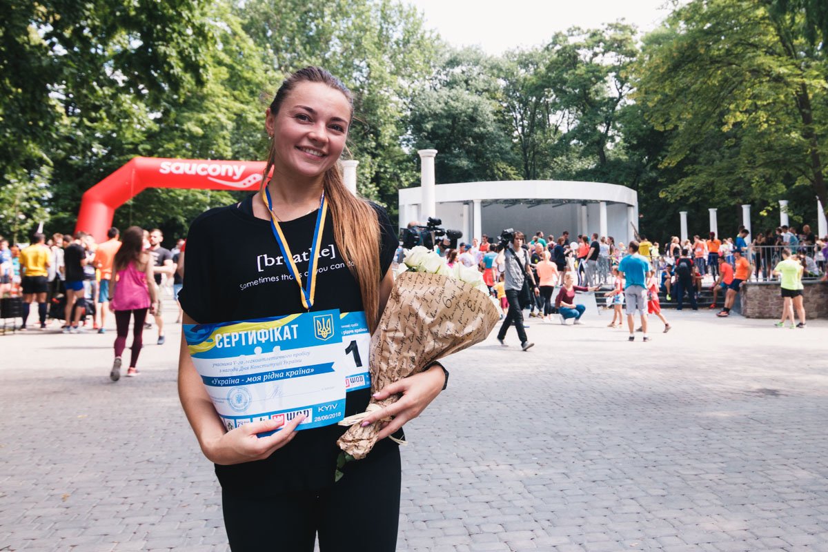 Некоторым спортсменкам даже подарили цветы на финише Некоторым спортсменкам даже подарили цветы на финише