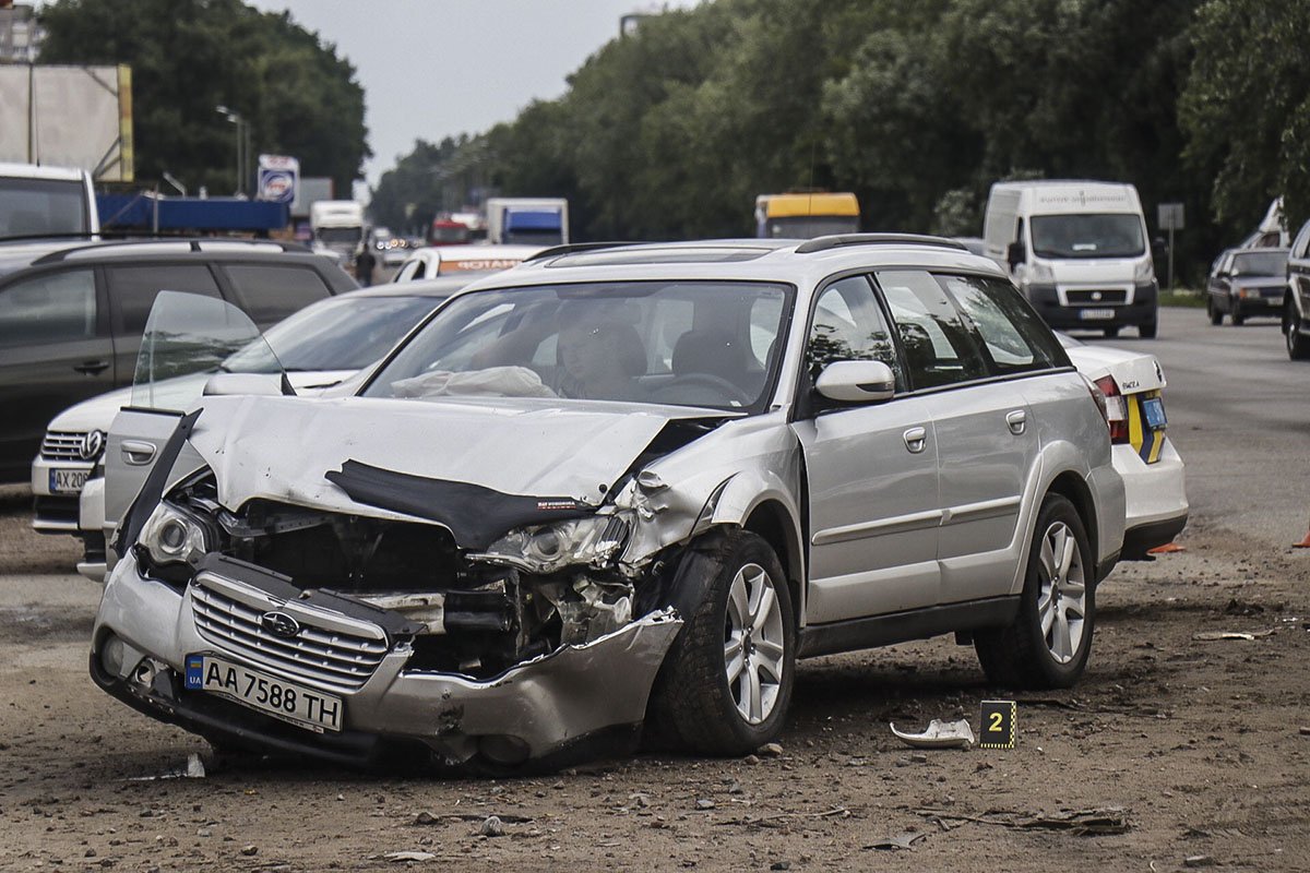 По предварительной информации, второй водитель не совсем соблюдал правила дорожного движения По предварительной информации, второй водитель не совсем соблюдал правила дорожного движения